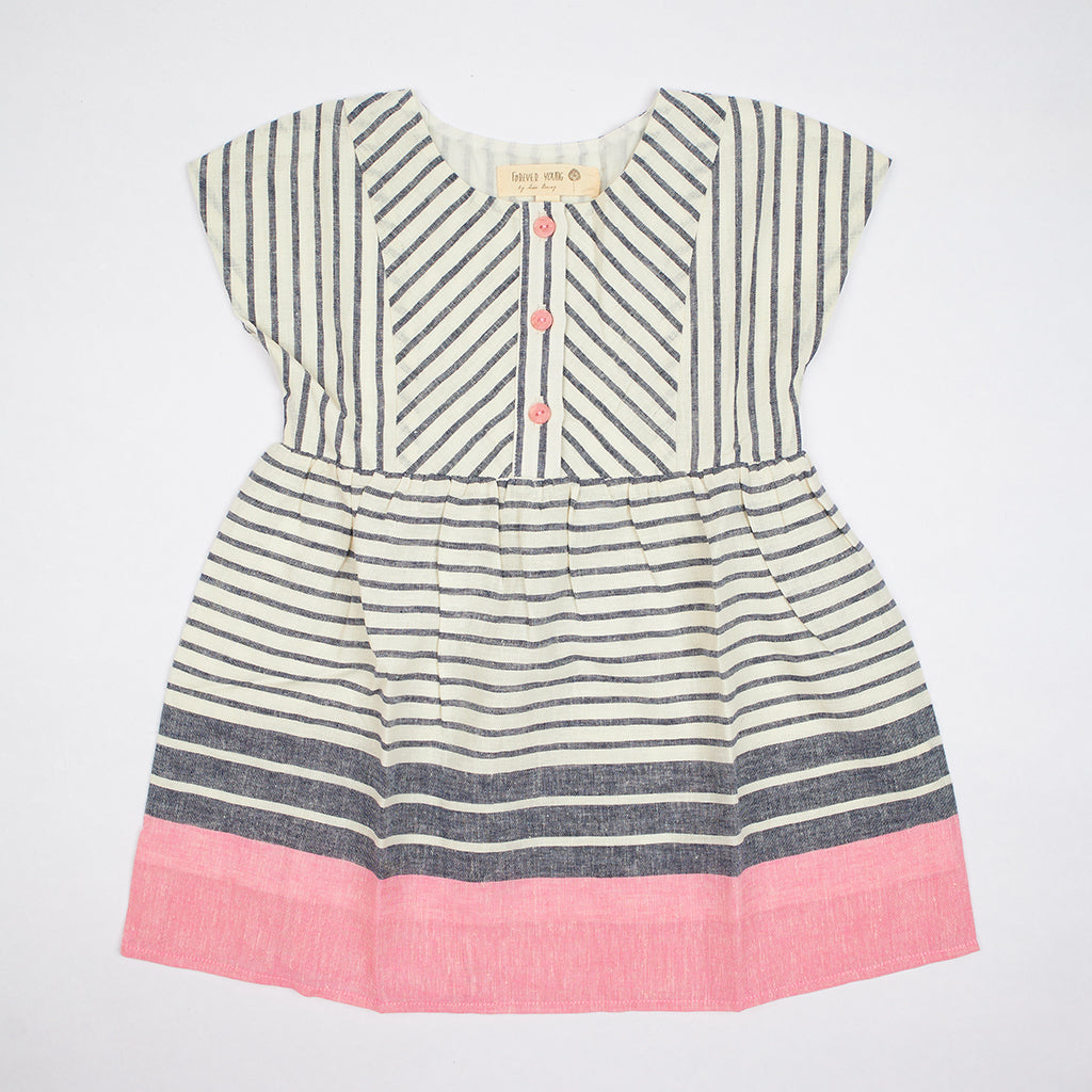 Kiss Short Sleeves Dress